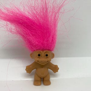 Troll Doll  Pin/Brooch   - 1 1/2&quot; Russ Troll Pin  pink hair troll lover 1990s