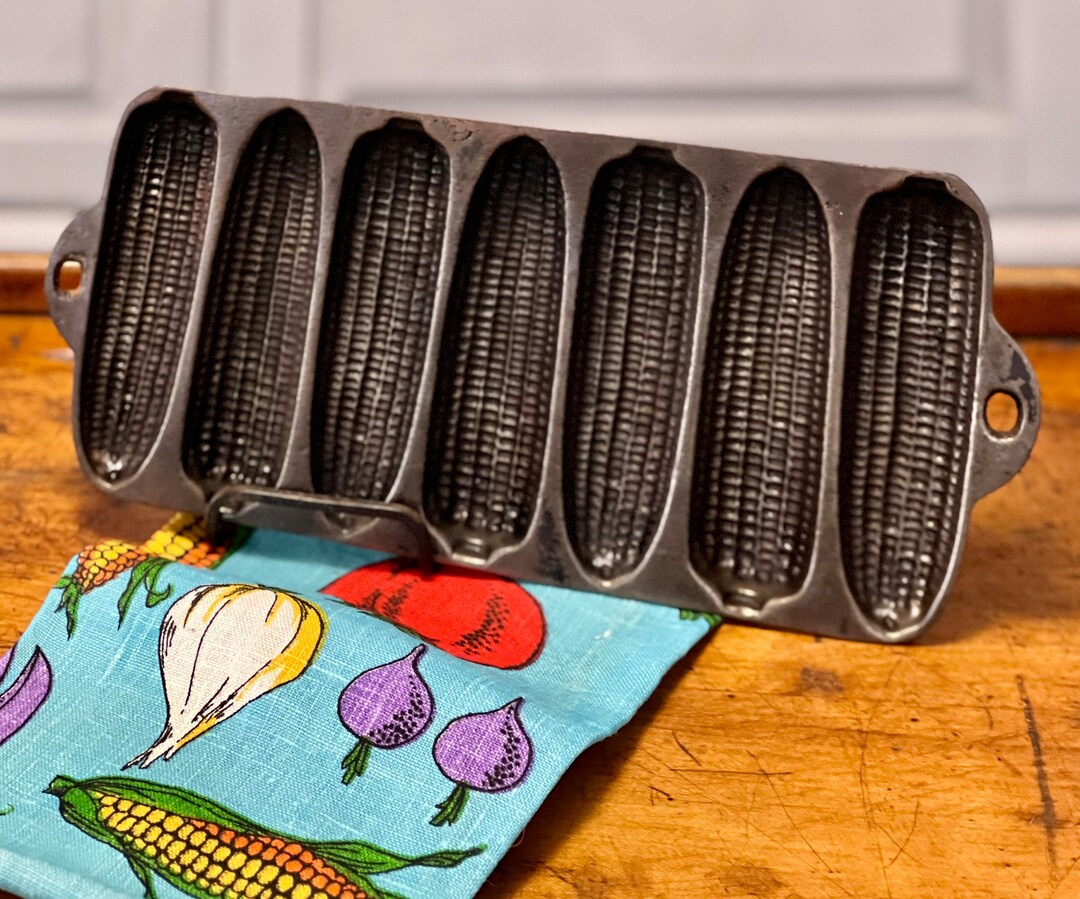 Vintage Cast Iron Cornbread Mold Thanksgiving Farmhouse Style Decor