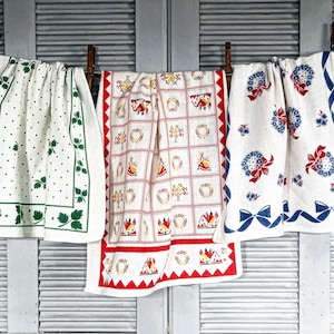 vintage dish towels - 1950s vintage table linens - vintage holiday tea towels or dish towels
