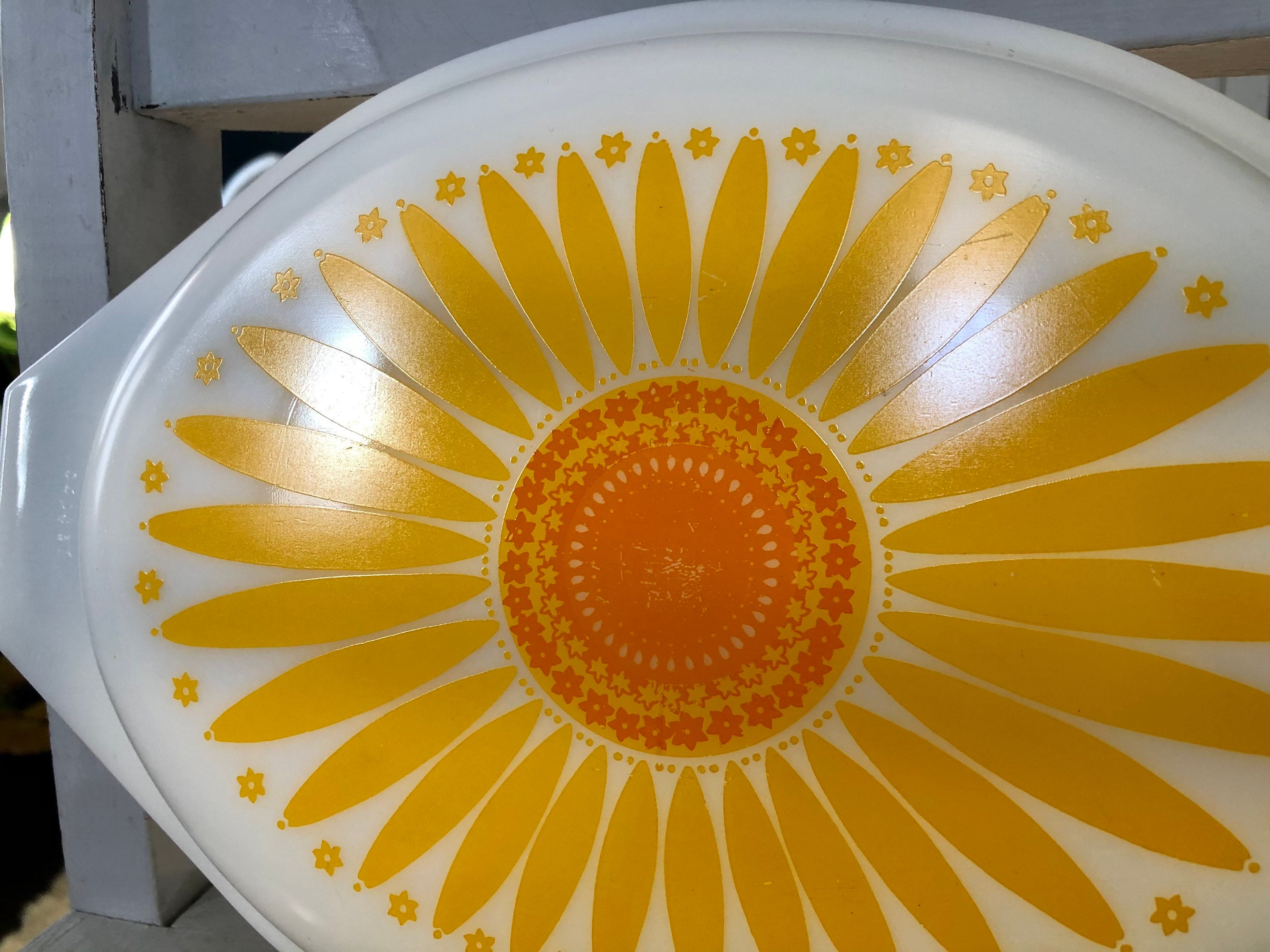 Vintage sunflower pattern pyrex yellow on white casserole dish Etsy