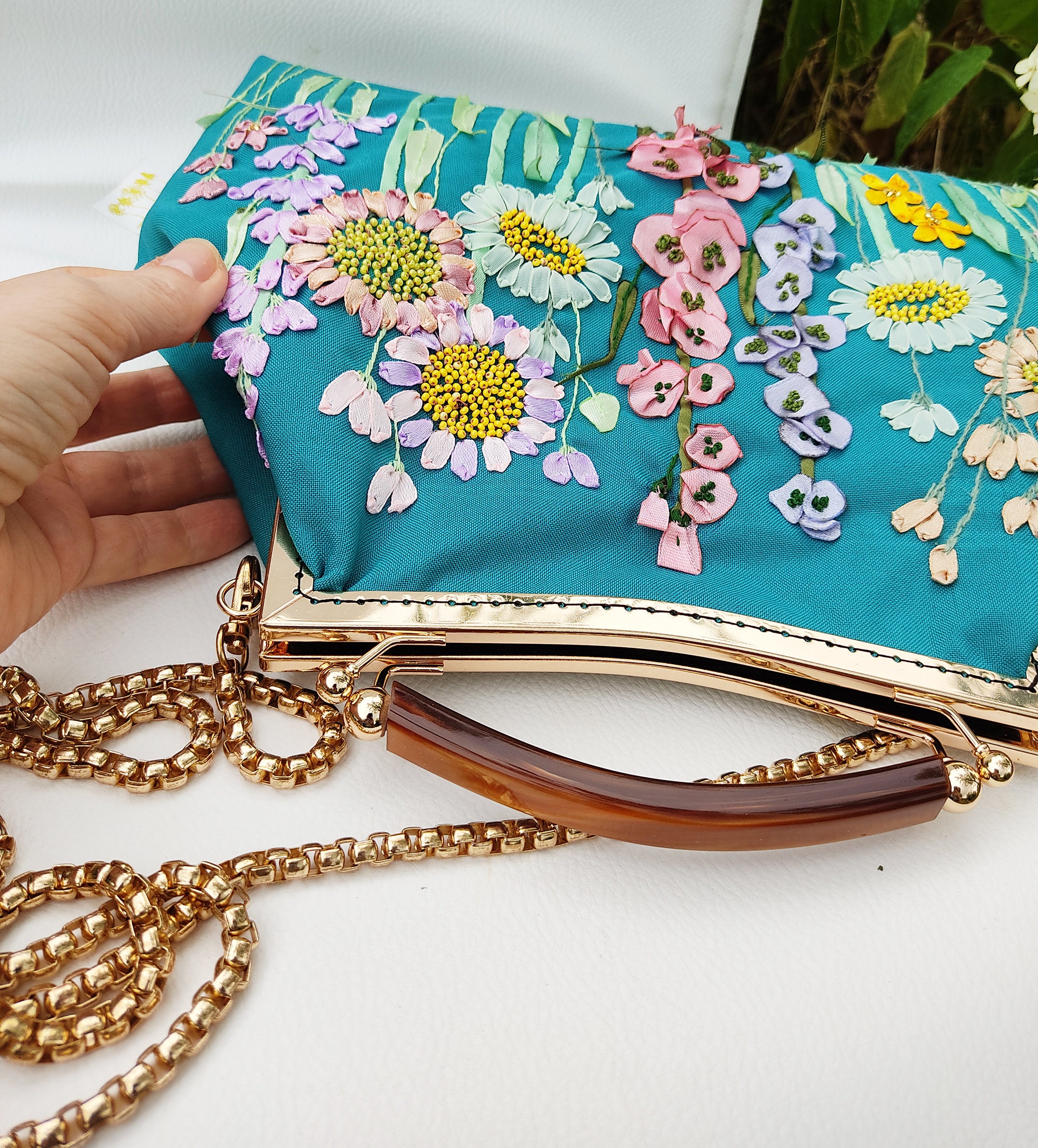 Details about   Women Embroidered Party Clutch Silk Purse with gold Chain Sling Evening Bag New 