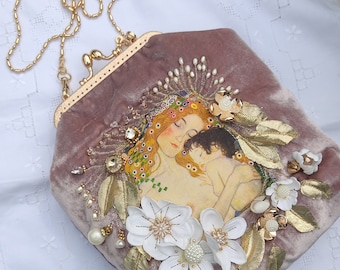Velvet Kiss Lock Purse: Hand-Embroidered Klimt-Inspired Beaded Handbag