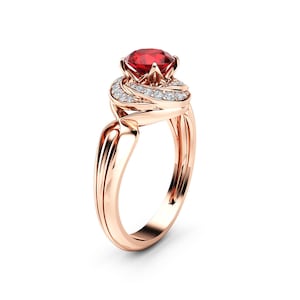 Anel de noivado com halo de rubi natural: anel de diamante espiral em ouro rosa 14K