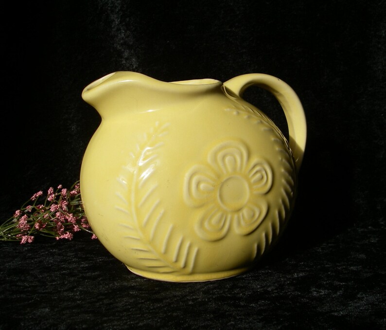 Vintage Pitcher USA Shawnee Pottery Yellow Ball Pitcher With Etsy