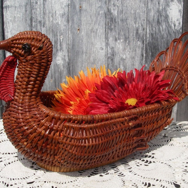 Vintage Fall Autumn Thanksgiving Decor Woven Wicker Turkey Basket