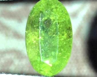 Parrot Green Natural Demantoid 3.30 Cts Demantoid Garnet 10.600 x 6.900 x 5.400 mm Oval Semi Mount Gemstones Little flaws Retro style