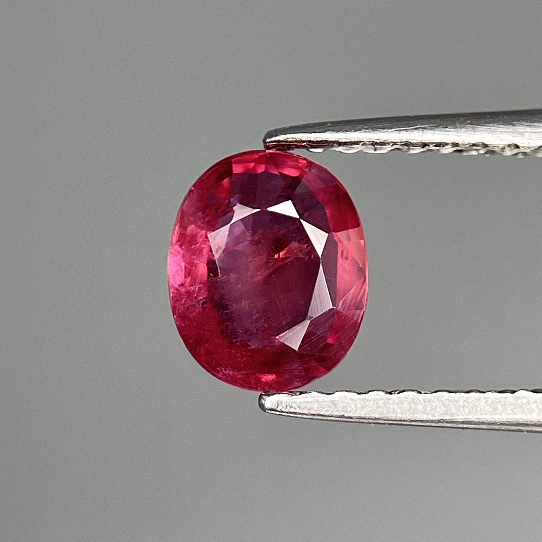 Ruby Color Jewels Ruby Brilliant Color and Luster Mozambique 0.87CT Red Color Gemstone ...