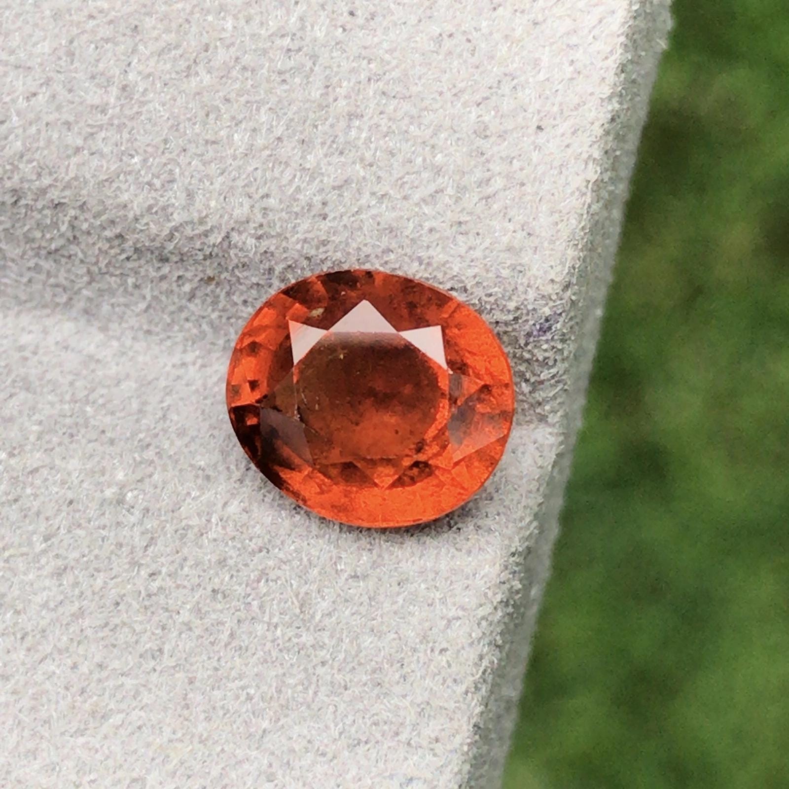 Certificate 2.80CT Hessonite Garnet Volcanic Fire Oval 8.60x7.500x 5.20mm Natural No Treatment Unheated Faceted Loose Gemstone Sri Lanka
