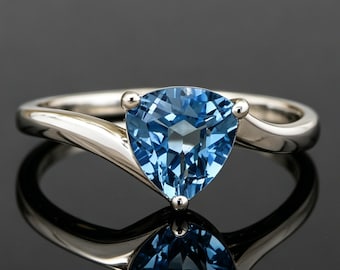 Trillion Blue Topaz Promise Ring, 14K Solid Gold Engagement Ring för kvinnor
