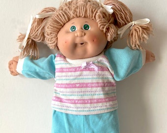 Vintage 1982 80's Cabbage Patch Kids doll green eyes & signature 18"