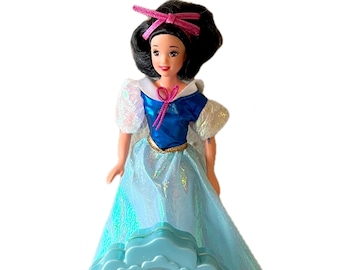 ディズニー 眠れる森の美女 フローラ ピンク レッド 妖精フィギュア