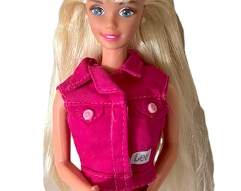 1990年代のヴィンテージマテルバービー人形を1990年のフラワー