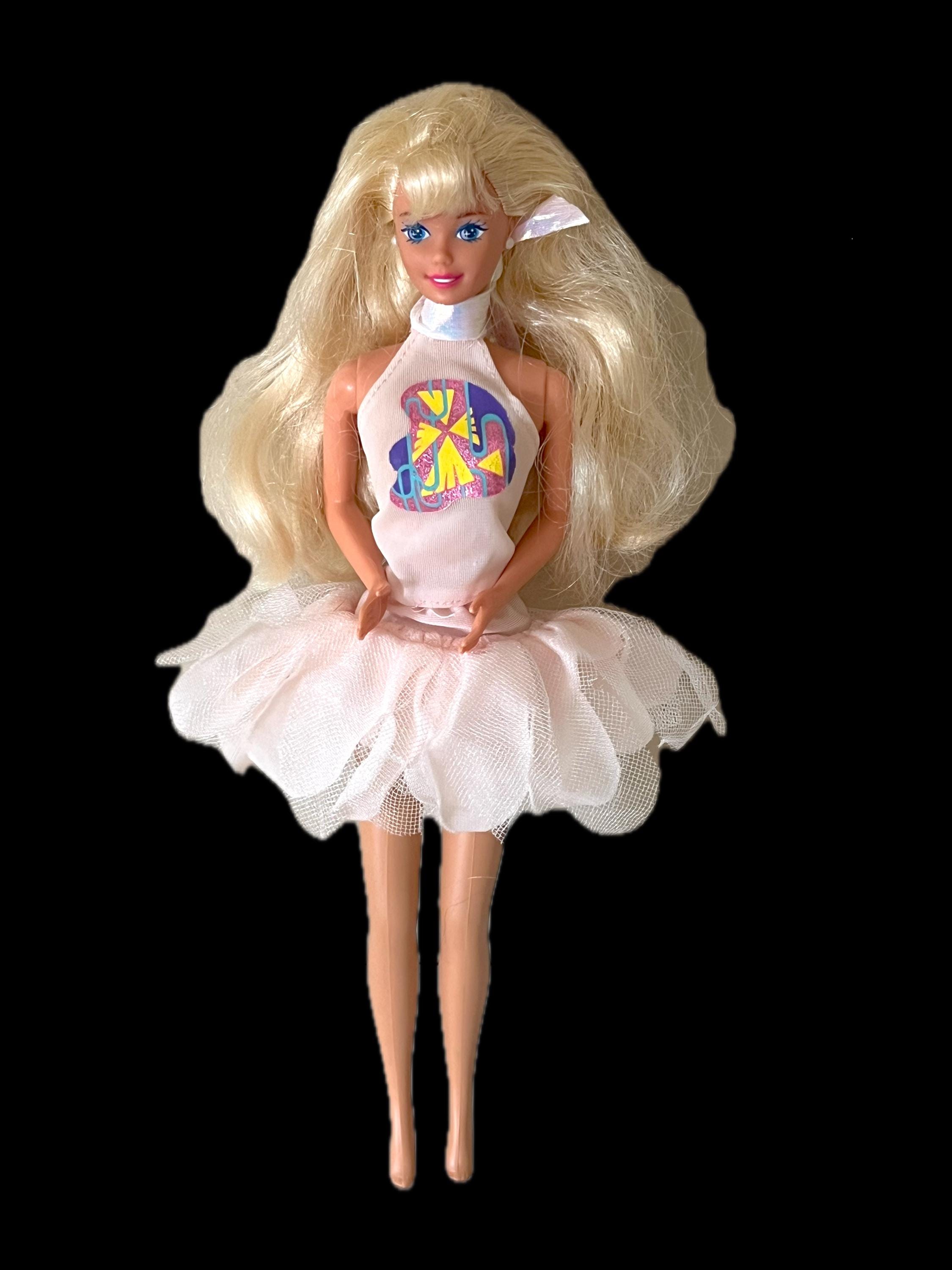 1990年代のヴィンテージマテルバービー人形を1990年のフラワー