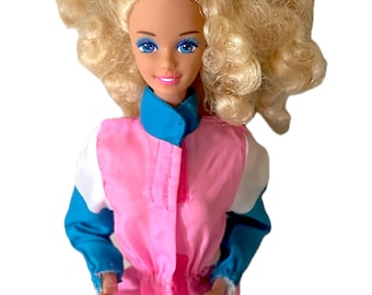 1990年代のヴィンテージマテルバービー人形を1990年のフラワー