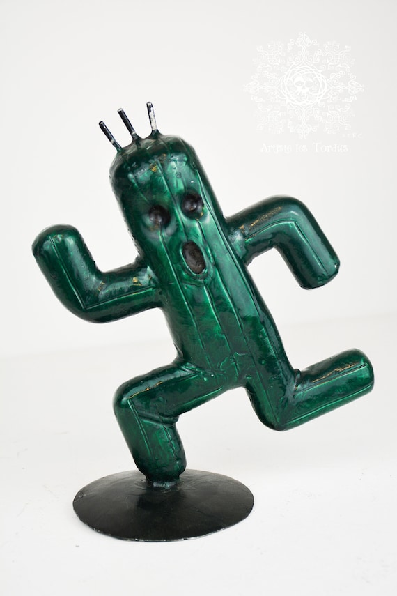 Sculpture named "Cactuar Captus"