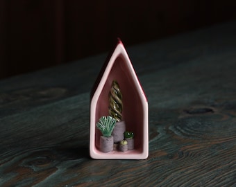 Miniature Ceramic House with Tiny Plants, Handmade Pink Pottery House, Succulent Shelf Decor, Botanical Miniature, Plant Lover Gift
