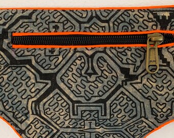 Ayahuasca Beltbag - 7 pockets, strong ziplocks, size adjustable with hook & loop and clip - blacklight active lines good luck