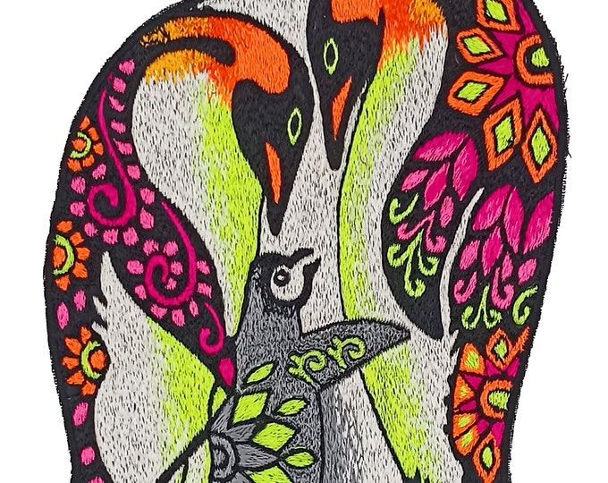 Pinguine Love Family UV Patch with blacklight glowing colors Animal Embroidery neon shining beautiful artpiece of parents loving their child