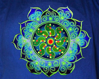 Tidcombe fractal T-Shirt crop circle rainbow mandala blacklight handmade embroidery no print goa t-shirt