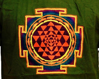 Shri Yantra T-Shirt - heiliges heilendes Yantra aus Indien handgemachte Stickerei kein Druck