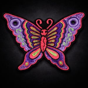 Parche bordado de mariposa con espejo morado: insignia para coser con efecto UV para festivales