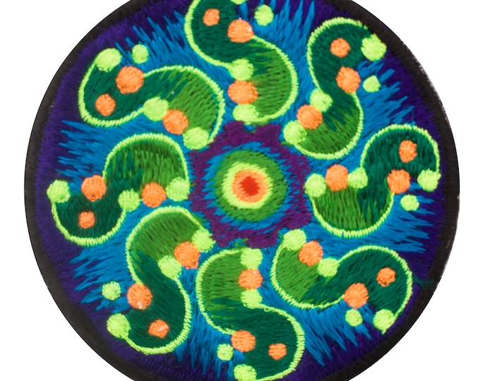 Tidcombe crop circle patch 3.5 inch - handcrafted embroidery alien art - blacklight glowing and for sew on