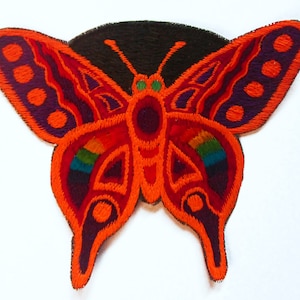 Röd UV-reaktiv fjärilslapp – Psychedelic Festival-broderi (12 x 10 cm)