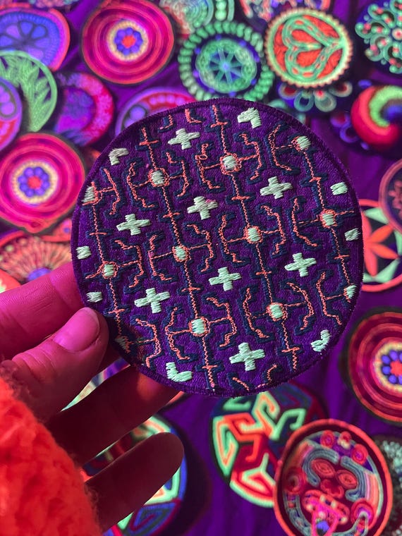 刺繍ワッペン｜アヤワスカ ビジョン シピボ族 アマゾン先住民アート