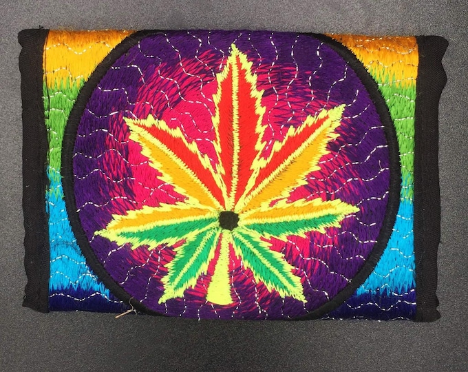4 variations of cannabis moneypockets - pocket for coins and cards and 2 for papermoney with hook & loop - blacklight active weed thc wallet