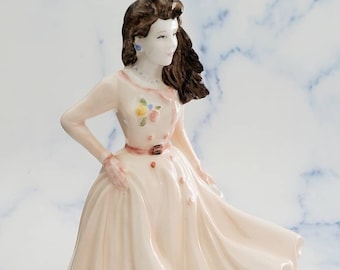 Vintage COALPORT 1994 Debutante "Lesley" Figurine Peach Dress Brown Hair