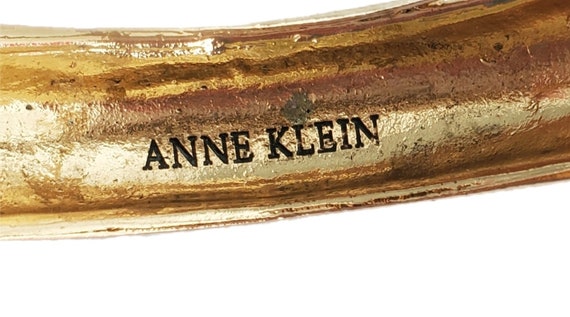Vintage ANNE KLEIN Gold Tone and Cream Enamel LIO… - image 10