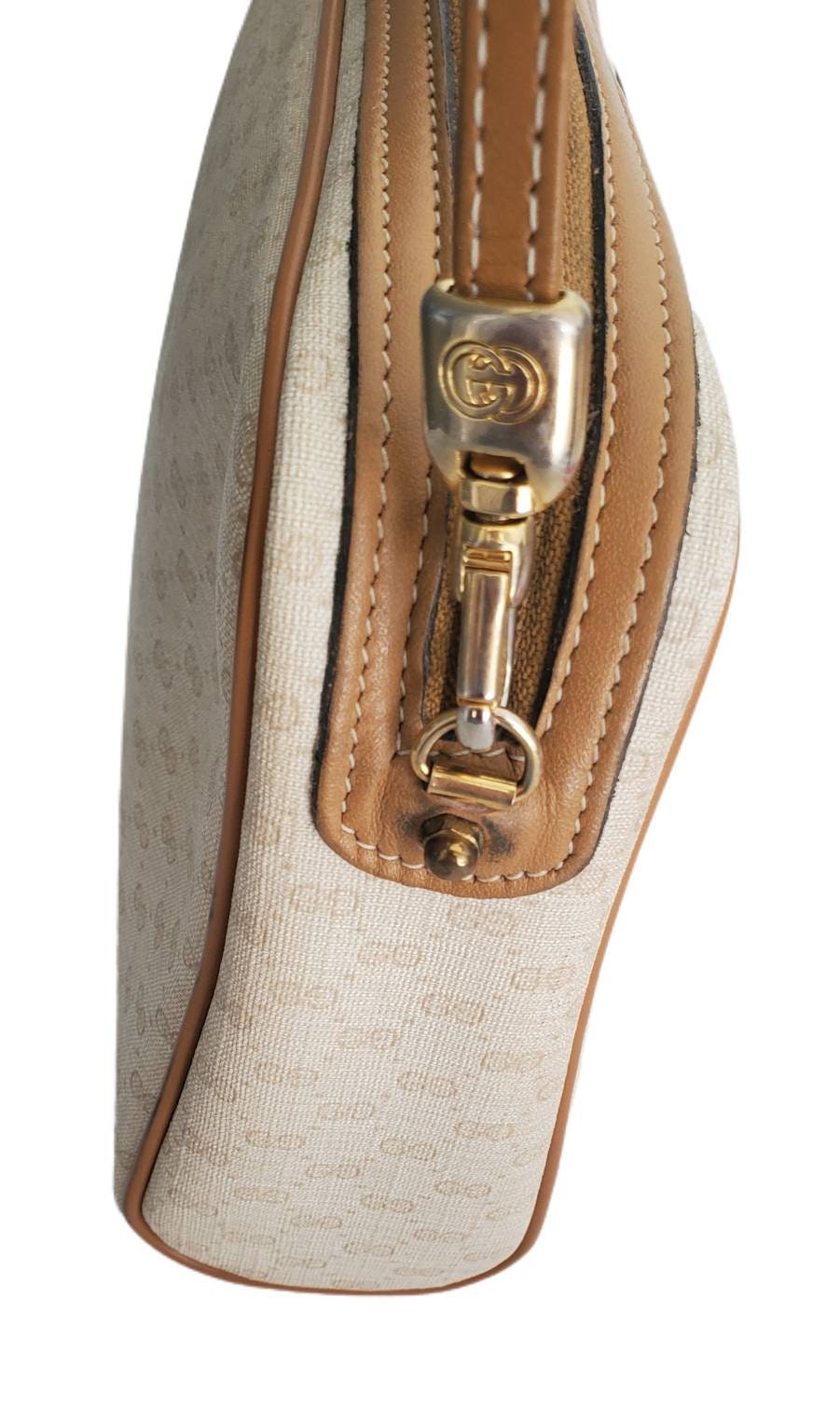 Gucci Tan and Cream Interior Detail Gucci Shoulder Bag in Cream Canvas with Tan Leather – Weekly  main image 4