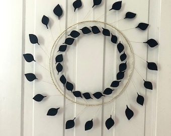 Minimalistisch goud en zwart Halloween Goth woensdag Adams Family Witchy Spooky eenvoudige chique vilten bladkrans met of zonder spinnen