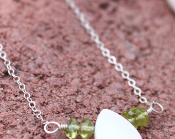 Shell Drop Necklace in Peridot and Mother of Pearl