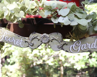 Secret Garden SIGN-Personalized Secret Garden Sign-Flower Garden Sign-Rustic Garden Sign-Custom Garden Sign-Vintage Garden Sign-Garden Sign