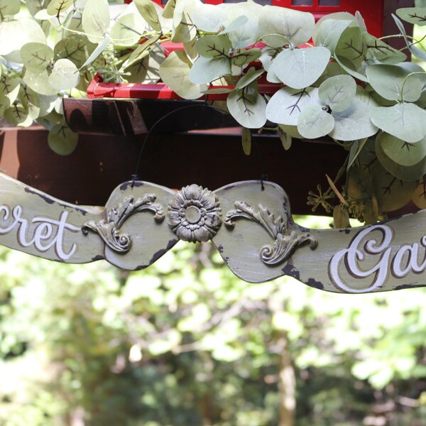 Secret Garden SIGN-Personalized Secret Garden Sign-Flower Garden Sign-Rustic Garden Sign-Custom Garden Sign-Vintage Garden Sign-Garden Sign