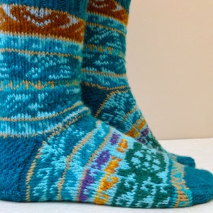 Pacific Rim Socks Digital Knitting Pattern PDF--fair isle stranded knitting pattern (cuff down)