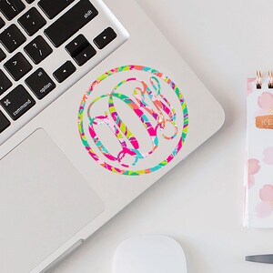 Vine Monogram w Circle - Pattern 9