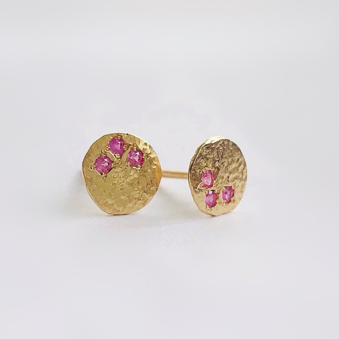 Pink Sapphire Stud Earrings 14k Gold Stud Earrings Hammered Etsy