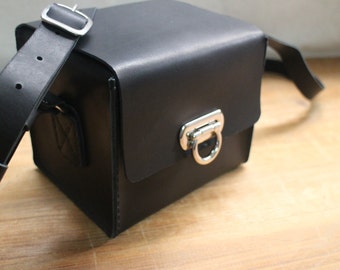 Camera bag,leather messenger bag,Leather Camera Bag,waxed thread,Full Grain Leather,handmade.