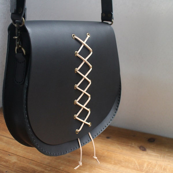 Leather messenger bag,laptop bag ,Leather crossbody, Shoulder Bag, Satchel bag,  Leather bag ,Waxed thread, handmade, gift.