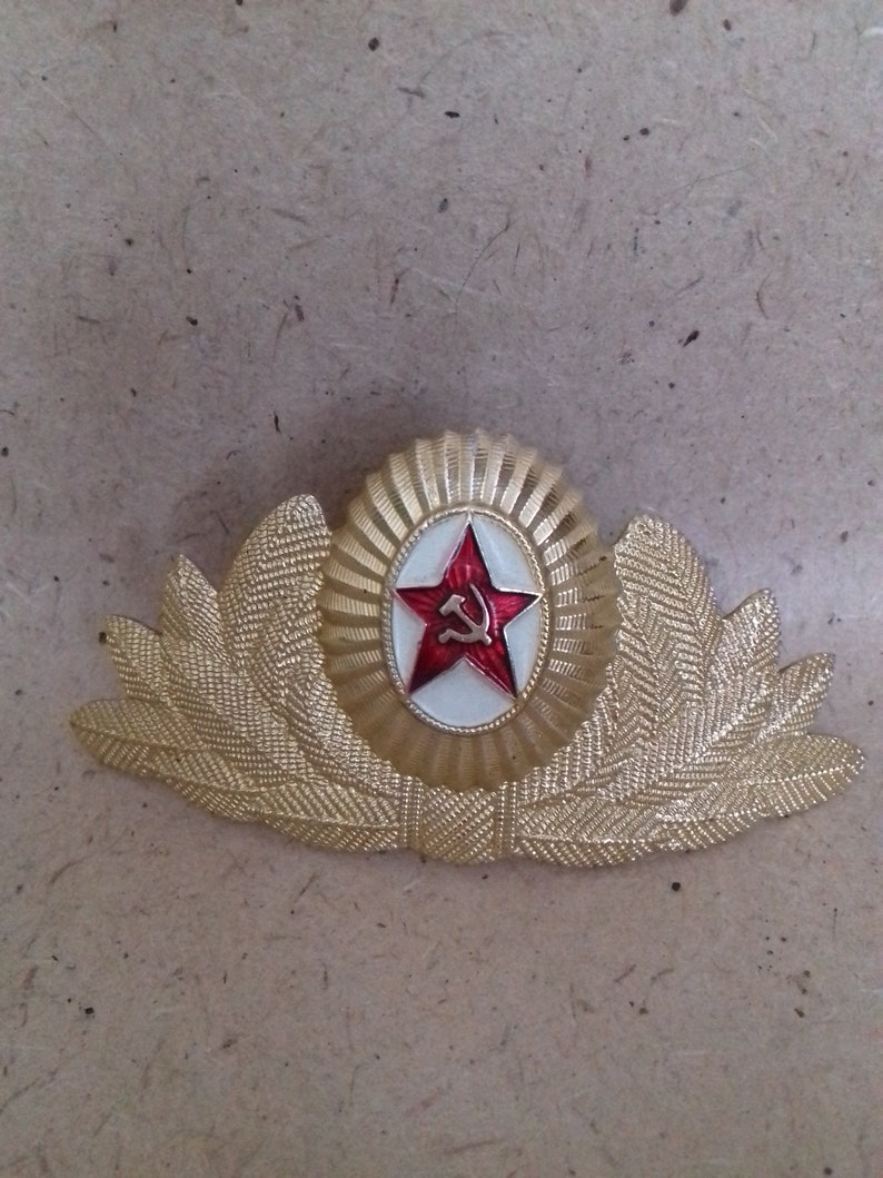 Soviet vintazh.Voenny sign badge. Soviet vintazh.Voenny sign badge.