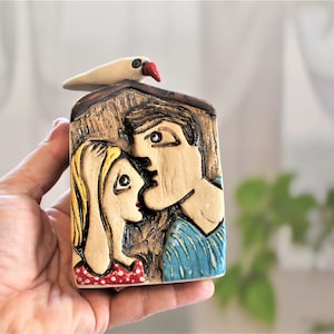 Tiny Ceramic Sculpture, Lovers Sculpture, Ceramic Home Decor, Boho Home Decor, Small Clay House, Unique Ceramics, Ceramics And Pottery, Love