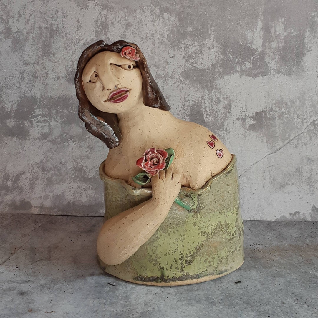 工芸品 RETRO POTTERY DOLL WOMAN BY IWATSUKI Iwatsuki Retro Pottery Doll Woman Vintage Green Dress | eBay