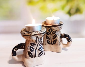 Candelabros de cerámica para Shabat: Judaica israelí esgrafiada a mano
