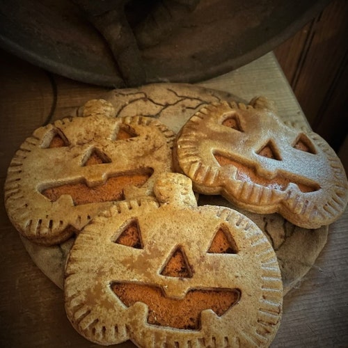 Primitive Rustic Farmhouse Faux Jack o Lantern Cookies~Halloween Pumpkin Bowl Fillers~Pumpkin Filled~Lightly Scented~Halloween Ornies Decor~