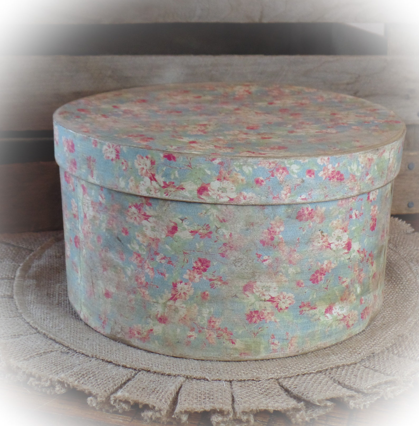 Primitive Distressed Aged Grungy Shabby Chic Tiny Flower Keepsake Box ...