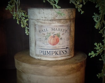 Boîte à provisions empilable en papier mâché peint, style citrouille d'automne rustique, vieillie et patinée ~ Citrouille de ferme ~ Étiquette usée et déchirée