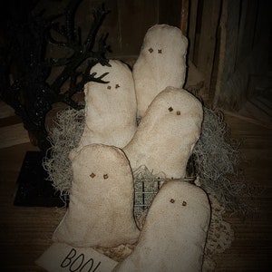 Rustikales Bauernhaus Halloween Dekor ~ Grungy Geist Bowl Filler ~ Primitive Halloween Geist Wohnkultur ~ BOO! Anhänger Kaffee gebeizt~Ganzes Gewürznelkenauge