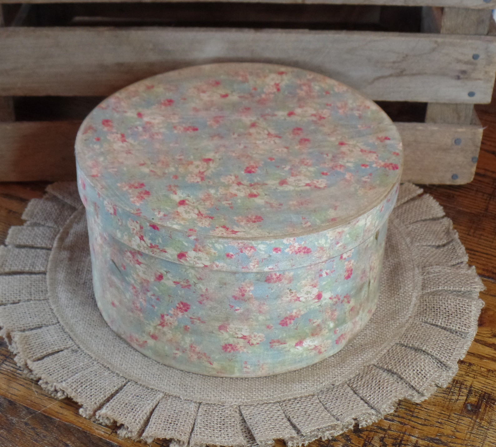 Primitive Distressed Aged Grungy Shabby Chic Tiny Flower Keepsake Box ...